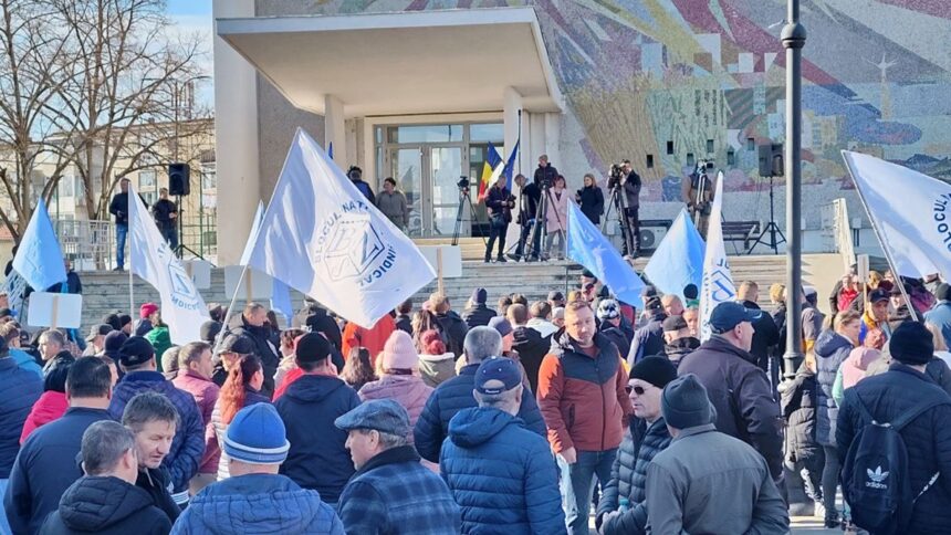 protest la mangalia peste 600 de angajati de la damen ies in strada cer masuri urgente pentru prevenirea inchiderii santierului 69eb17fc96f71