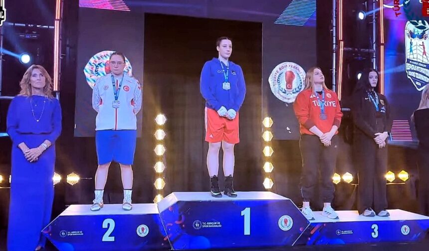 pugilista de la csm constanta amalia nita campioana la turneul international de la istanbul 69d3b2c1b9849