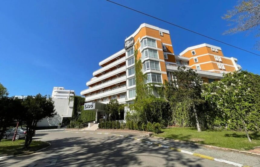 rasturnare de situatie primaria constanta recastiga in instanta terenul de la hotel lido din mamaia 69cdb7d014bf0