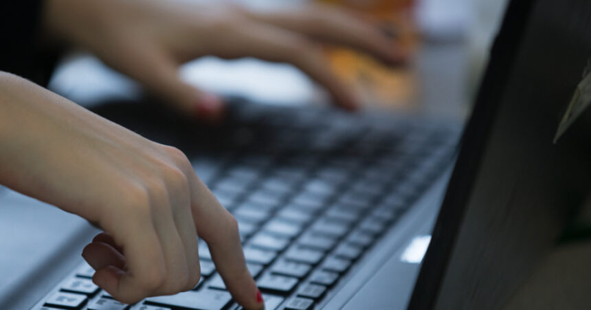 reactia ministerului apararii dupa dezvaluirile ca zeci de conturi de e mail ale fortelor aeriene au fost sparte de hackeri rusi 69df745a59c11