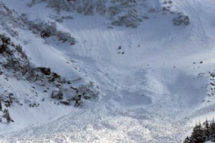 risc insemnat de avalanse cotat cu 3 din 5 in mai multe zone montane 69d15d540ce8b