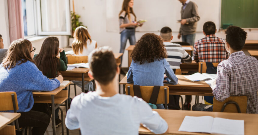 schimbari in invatamant ministerul educatiei modifica orarul elevilor in 32 de licee incepand cu anul scolar 2026 2027 69e9e4408925c