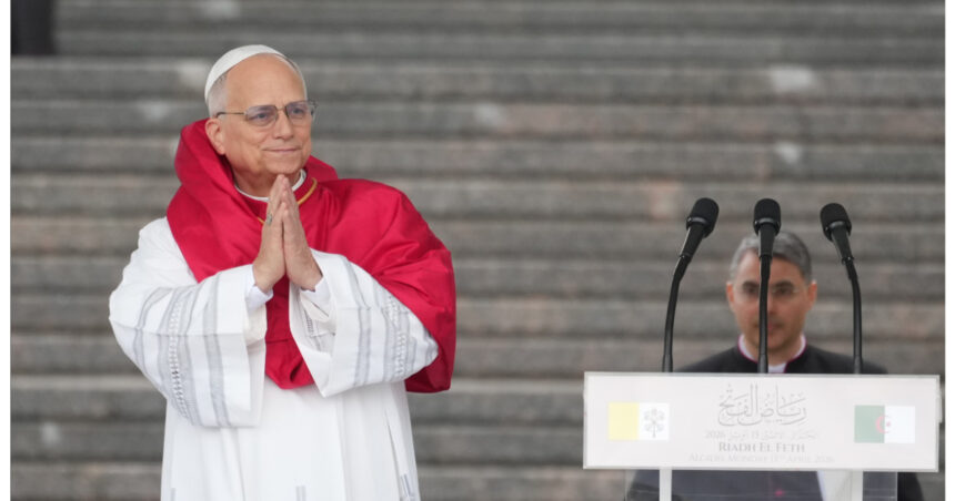 schimbul de replici dintre donald trump si papa leon continua ce mesaj transmite suveranul pontif 69dfe166c4b4b