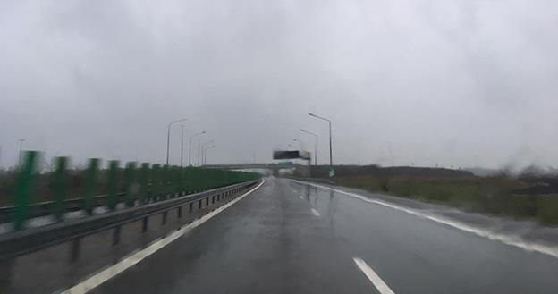 se circula in conditii de ploaie pe autostrazile a1 a2 a3 si a7 69f2ec2040bb0