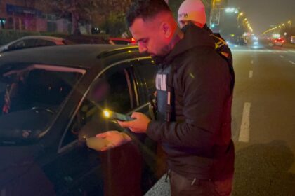soferi beti sau fara permis trasi pe dreapta la constanta mihail kogalniceanu si independenta unul dintre ei a refuzat testarea cu etilotestul 69e3558d3b0bf