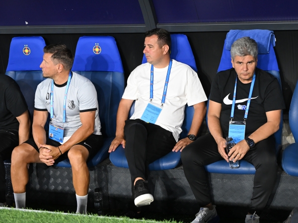 solutie din interior la farul ianis zicu pleaca dar nu vine ioan ovidiu sabau 69dd48a8c4ca9