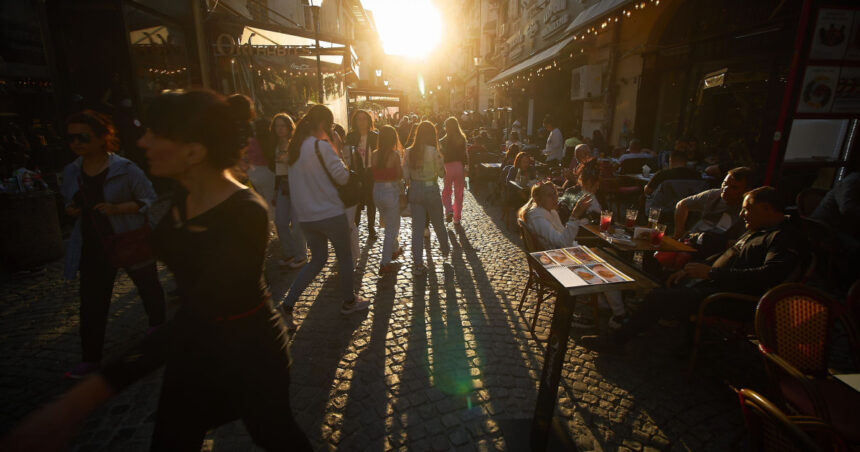 sondaj la comanda digi24 la ce renunta romanii dupa valul de scumpiri sociolog aceste lucruri duc la o anxietate tot mai mare 69e094ac3c5e9