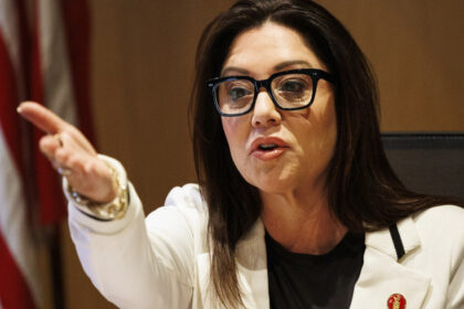 sua secretarul muncii paraseste administratia donald trump scandalurile din spatele multumirilor protocolare de despartire 69e71019f11ec