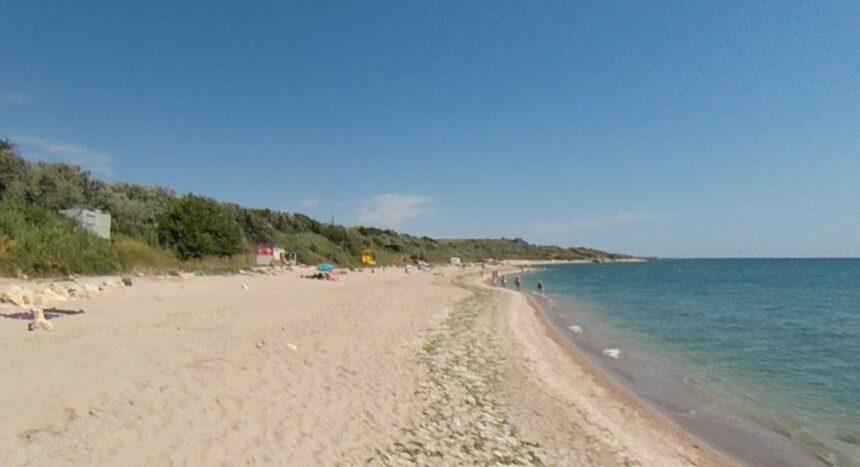 surse alerta in tuzla cetatenii au semnalat posibile bucati de drone pe plaja 69cfe38bc6436