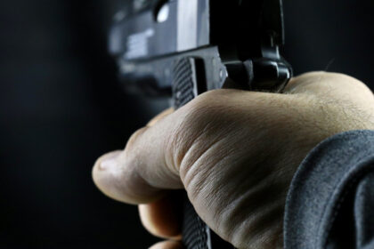 un sofer de autobuz a fost amenintat cu pistolul in trafic pe o strada din bucuresti tanar de 26 de ani retinut de politisti 69ef69a1220a4