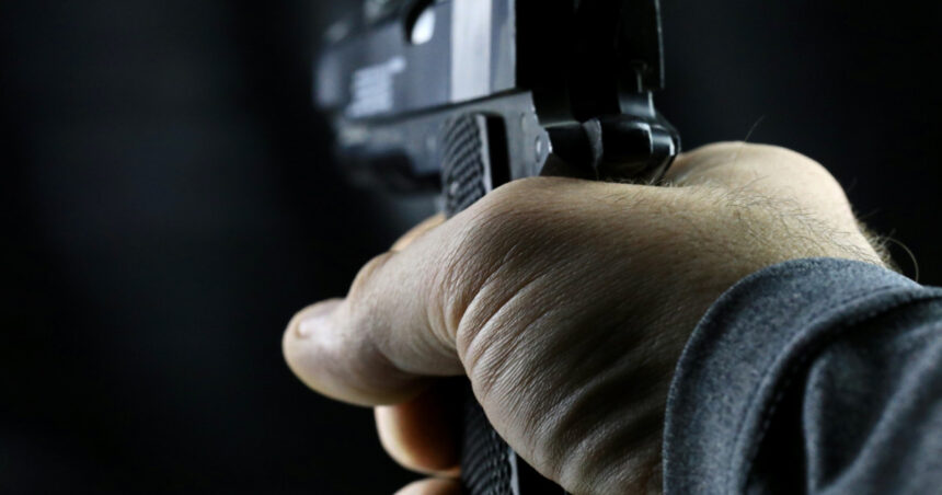 un sofer de autobuz a fost amenintat cu pistolul in trafic pe o strada din bucuresti tanar de 26 de ani retinut de politisti 69ef69a1220a4