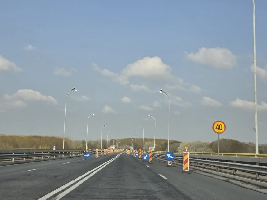 video atentie soferi se lucreaza pe podul de la giurgeni traficul este restrictionat 69e34401e21f3