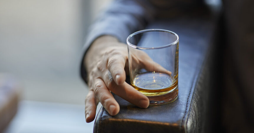 video beam 3 4 litri de tuica pe zi drama romanilor cazuti in patima alcoolului marturia socanta a unui dependent internat la socola 69ec56031cfb1