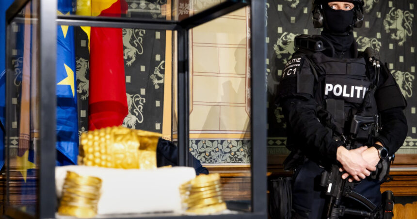 video coiful de la cotofenesti si doua bratari dacice au fost aduse in tara transport sub escorta militara spre muzeul national de istorie 69e7a0317c926