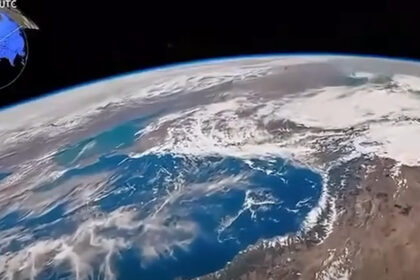 video cum arata marea neagra vazuta din spatiu imagini rare surprinse de capsula orion in misiunea artemis ii 69d95ef36af61
