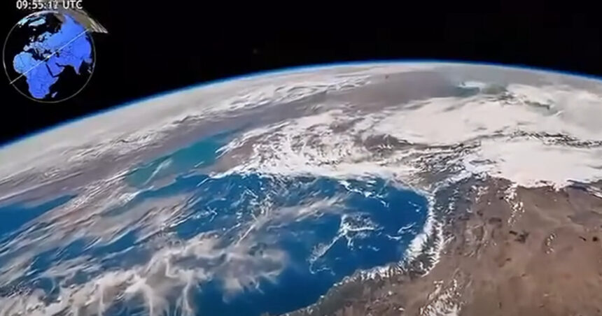 video cum arata marea neagra vazuta din spatiu imagini rare surprinse de capsula orion in misiunea artemis ii 69d95ef36af61