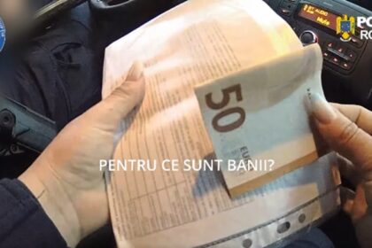 video doi politisti de la rutiera au refuzat mita 50 de euro pentru ce sunt banii ce sa facem sa bem o cafea 69d9fb7e51be7