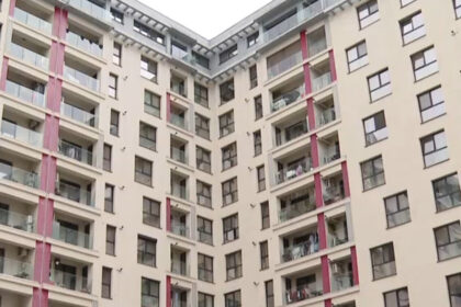 video explozie pe piata chiriilor tot mai multi romani amana sa cumpere locuinte si aleg solutia temporara oamenii sunt mult mai precauti 69edab121debd