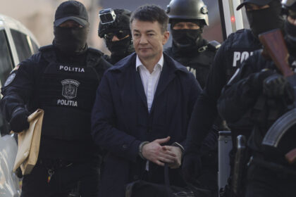 video imagini cu extradarea lui alexandru balan fostul director adjunct al serviciului de informatii din moldova care a spionat pentru kgb 69eb080d27b4c