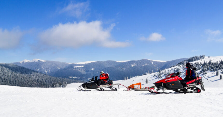 video interventie de urgenta in valcea tata si fiu gasiti dupa cinci ore de cautari in zona montana 69db8a8a26afb