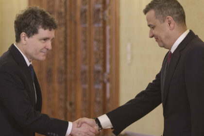 video nicusor dan despre declaratia lui sorin grindeanu privind un guvern cu aur vorbeste pentru zeci de mii de oameni sa l luam in serios 69f1036eebf90
