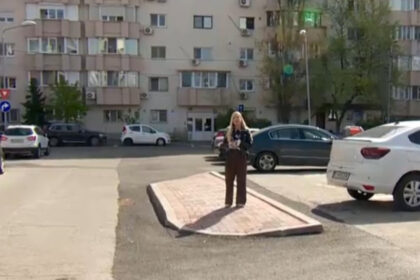 video o ciudata insula din pavele a aparut in mijlocul unei strazi din bucuresti explicatia primariei sectorului 3 69de18700bd56