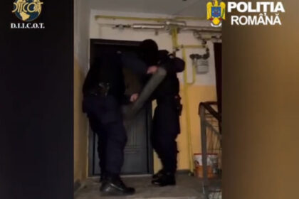 video perchezitii de amploare la o retea de trafic de droguri in 3 judete suspectii vindeau elevilor si ofereau reduceri pentru fidelizare 69e86faee9514