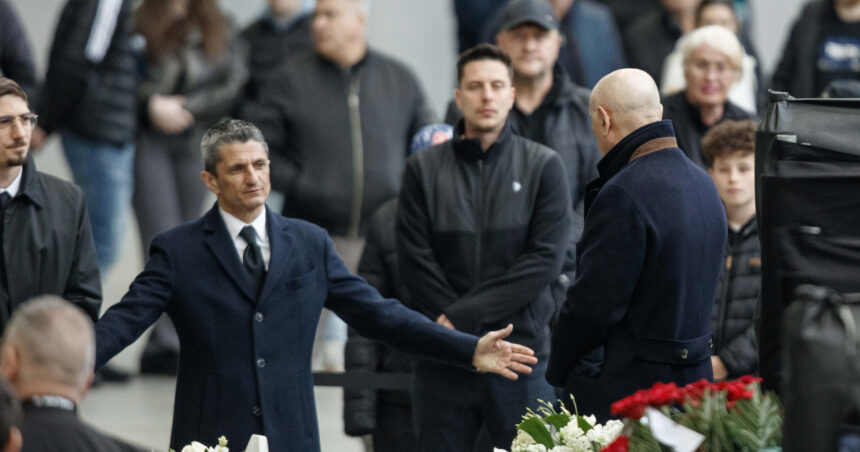 video razvan lucescu cuvant emotionant in biserica inainte de inmormantarea tatalui sau a fost un luptator a invins a pierdut 69d93f615c58b