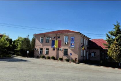 video reorganizare la primaria lumina mai multe posturi au fost eliminate inclusiv la politia locala 69d511885ed5e