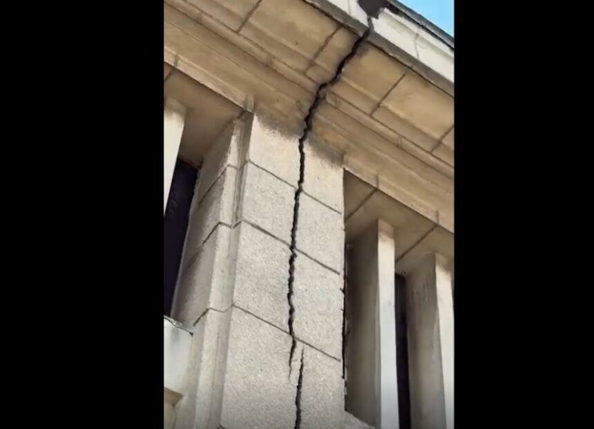 video sala sporturilor arata ca dupa bombardament dar nu i chiar asa periculos sustine directia judeteana de sport 69e6ba759f4a1