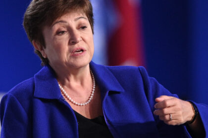 video sefa fmi avertizeaza crizele suprapuse risca sa mentina ridicat pretul energiei kristalina georgieva petrolul scump si in 2027 69dfd6e9245b1