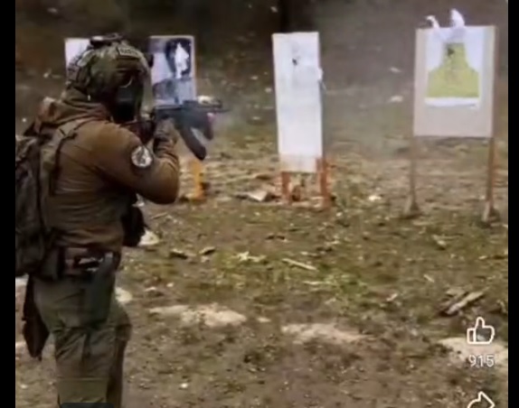 video un fost legionar din valu lui traian s a dat in stamba cu o arma automata si s a postat pe retelele sociale 69e895257b192