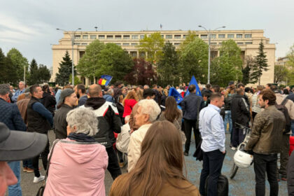 videofoto manifestatie in piata victoriei pentru sustinerea premierului ilie bolojan 69e65ccd6d53b