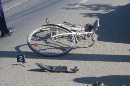 accident in mereni un copil a cazut de pe bicicleta vezi aici ce spun politistii 6a06f8c4a8173