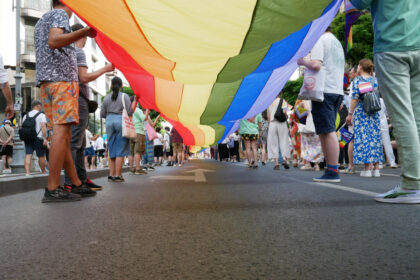 all of us tema bucharest pride 2026 marsul va fi pe 13 iunie organizatorii pregatesc un manifest cu revendicari pentru politicieni 69fca6c1c3655