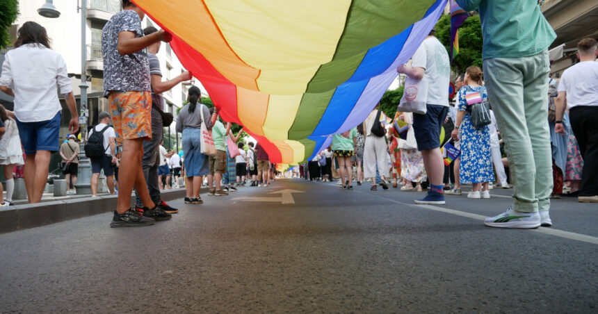 all of us tema bucharest pride 2026 marsul va fi pe 13 iunie organizatorii pregatesc un manifest cu revendicari pentru politicieni 69fca6c1c3655