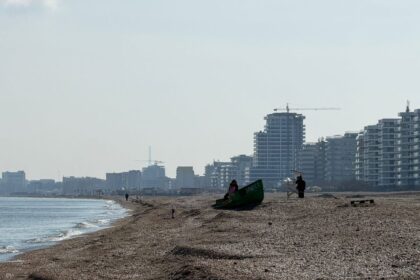alte 6 sectoare de plaja din navodari au fost atribuite cu ce bani si cine sunt fericitii jupani 6a0246cfb323a