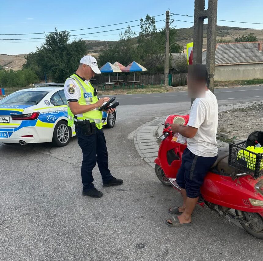 barbat din tulcea prins in trafic de politisti cu un sscuter neinmatriculat si fara permis de conducere 69f6fc9330632