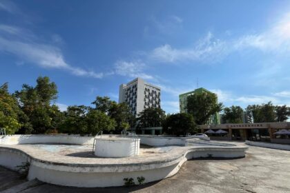 bloc de 8 etaje in locul piscinei de la hotel unirea din mamaia raspunsul radical al specialistilor 69fba84b385e6