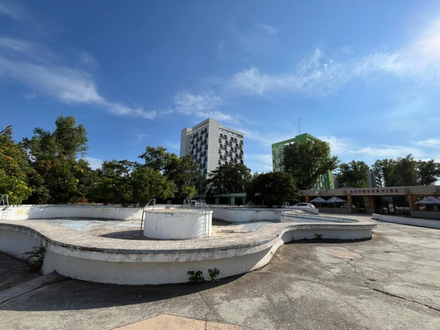 bloc de 8 etaje in locul piscinei de la hotel unirea din mamaia raspunsul radical al specialistilor 69fba84b385e6