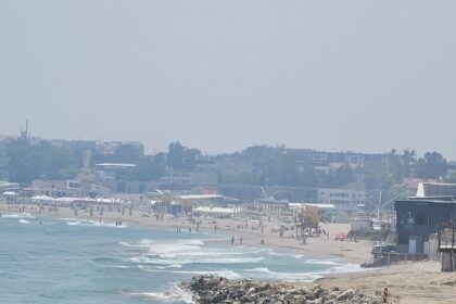 ca tot vine vara btt scoate la licitatie mai multe spatii din costinesti 6a0cdd5a4c92e
