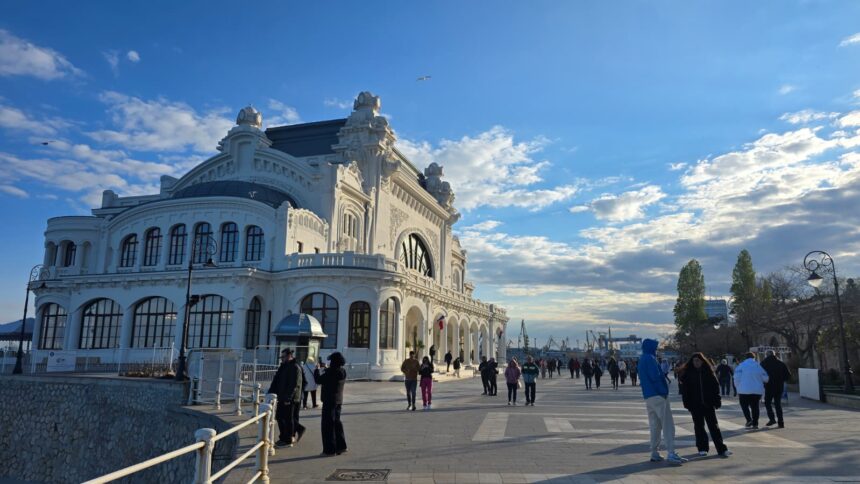 cazinoul constanta isi prelungeste programul in week end vezi pana la ce ora poate fi vizitat 69f89b548fe8c