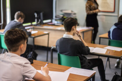 ce s ar putea schimba pentru elevii de liceu ministerul educatiei a pus in consultare 175 de programe scolare noi 6a0ee6ddc437b