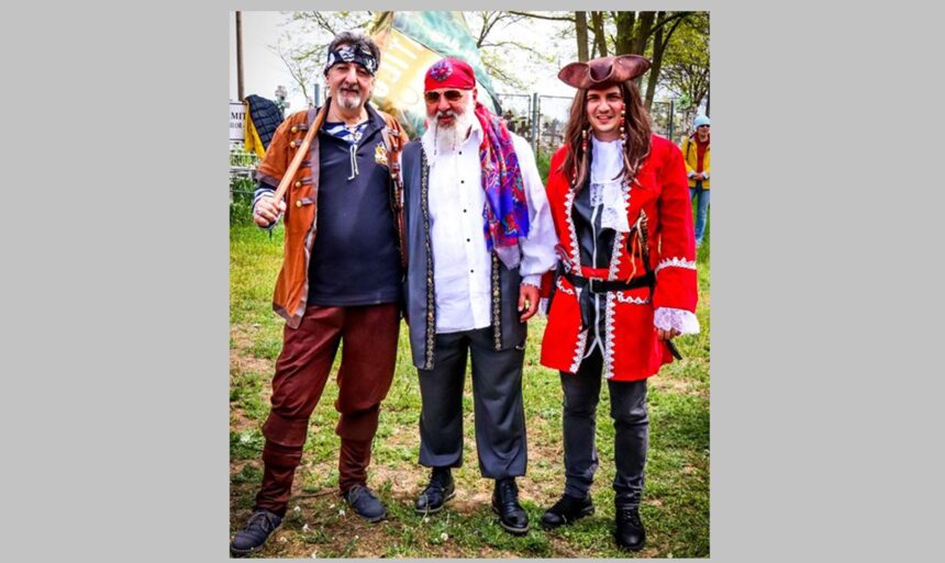 cea mai asteptata petrecere din delta dunarii parastasul piratilor nepomeniti organizat in sulina a ajuns la a noua editie cand va avea loc si ce artisti sunt asteptati 6a0b4c1b2966a