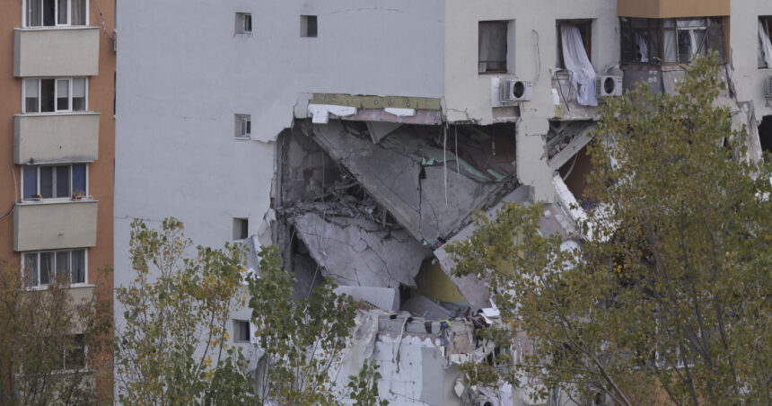 ciprian ciucu anunta ca a semnat in sfarsit contractul de punere in siguranta a blocului afectat de explozia din rahova 69fe1edd7ac67