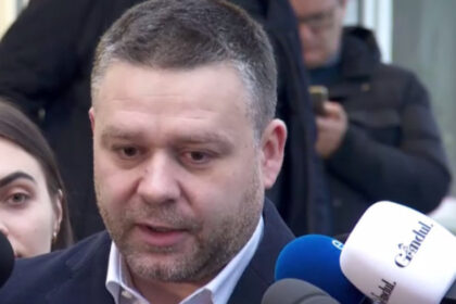 ciprian ciucu intrebat daca motiunea de cenzura va trece se joaca lipsesc intre cinci si zece voturi ca sa nu treaca 69f78ae4c2a0c