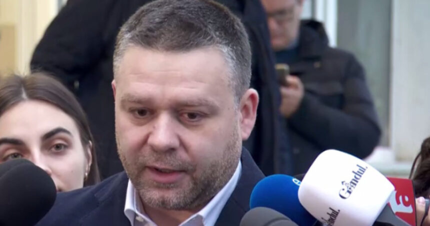 ciprian ciucu intrebat daca motiunea de cenzura va trece se joaca lipsesc intre cinci si zece voturi ca sa nu treaca 69f78ae4c2a0c