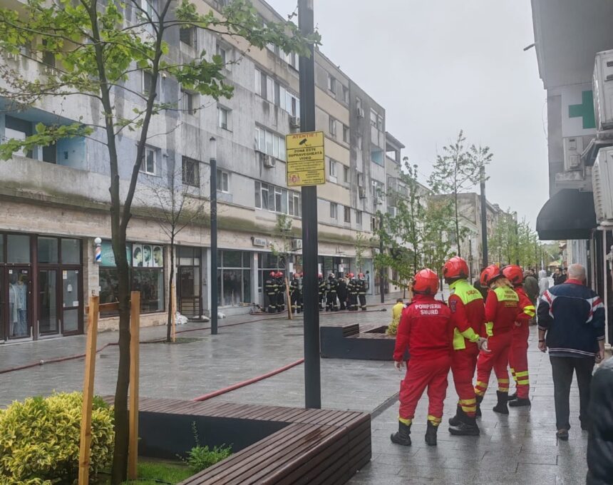 constanta incendiu la un magazin de pe strada stefan cel mare 6a003a81efecc