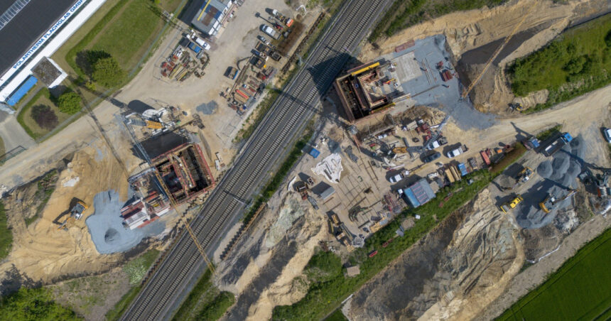 cum arata santierul fara muncitori dronele si utilajele autonome schimba constructia drumurilor si tunelurilor in europa 6a1b11b909683