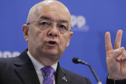 exclusiv emil boc spune ca pnl nu se va razgandi privind trecerea in opozitie nu exista niciun fel de perspectiva de a intoarce votul 69fb4e6fc0501